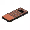 Etui na smartfon man and wood dla Galaxy S10e — brązowa krata z czarnym wykończeniem