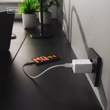 Ładowarka sieciowa USB GaN DIGITUS DA-10301 — 30 W, 1× USB-C, 1× USB-A, 100–240 V, biała