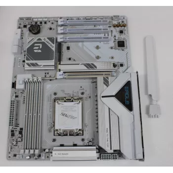 Płyta główna GIGABYTE B850 EAGLE WF7 ICESO — odnowiona, panel I/O i antena w zestawie