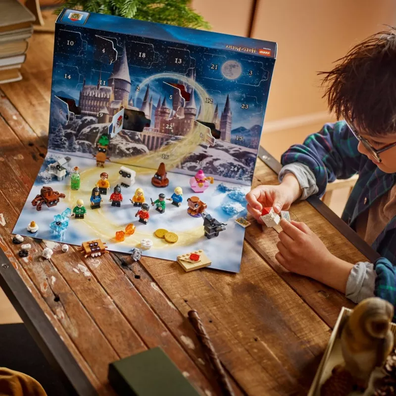Zabawka konstrukcyjna LEGO Harry Potter Kalendarz adwentowy 2025 zestaw 76456 — 278 elementów, 8 minifigurek, wiek 7+