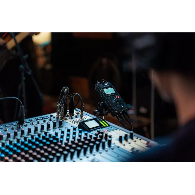 Tascam DR-40X - przenośny rejestrator cyfrowy z interfejsem USB, 2 x nagrywanie stereo