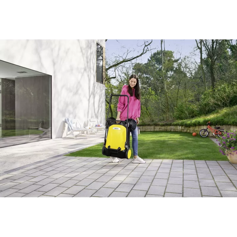 Zamiatająca Karcher S 4 Twin 2 w 1 czarno-żółta