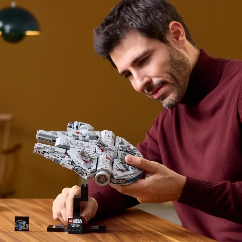LEGO Star Wars Sokół Millennium 75375 zestaw konstrukcyjny — 1351 elementów, 18+, 190×240×130 mm