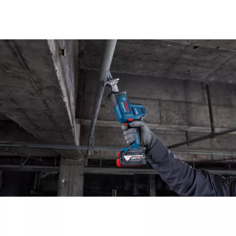 Pilarka szablasta Bosch GSA 18V-24 Professional 18V bezprzewodowa, samo narzędzie, niebiesko-czarna