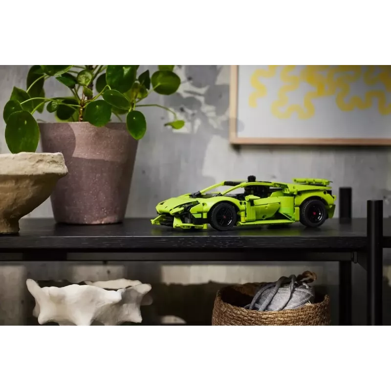 Zestaw konstrukcyjny LEGO Technic Lamborghini Huracán Tecnica w skali 1:10, 806 elementów, wiek 9+