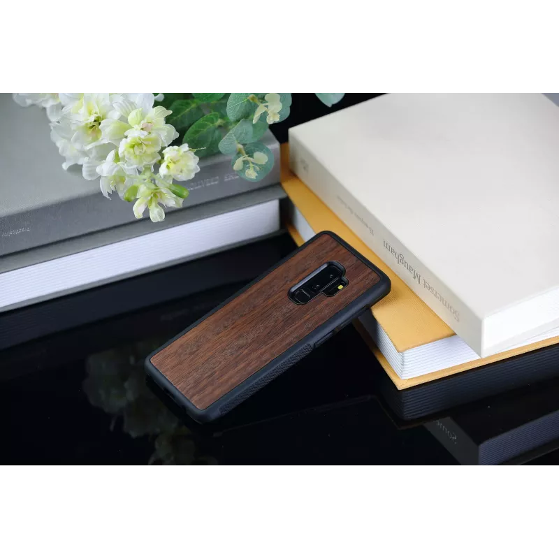 Etui na smartfon man and wood dla Galaxy S9 Plus, wzór koala, czarne