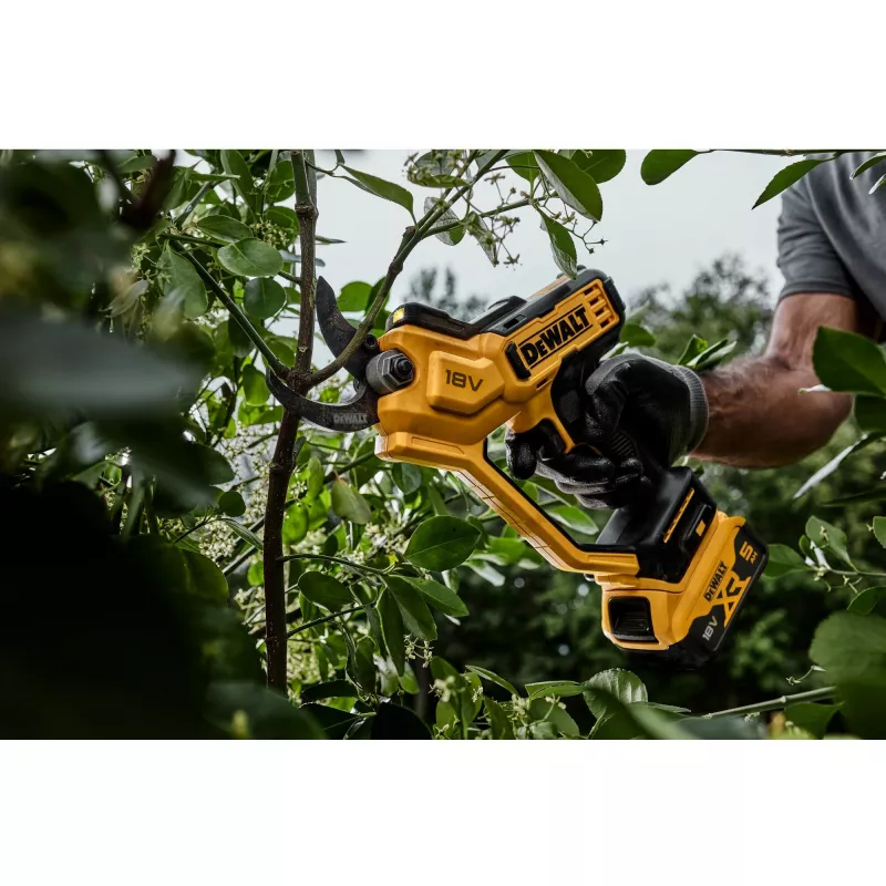 Sekatory akumulatorowe DeWALT DCMPP568N-XJ, maks. średnica cięcia 3,8 cm, oświetlenie LED, 1,34 kg