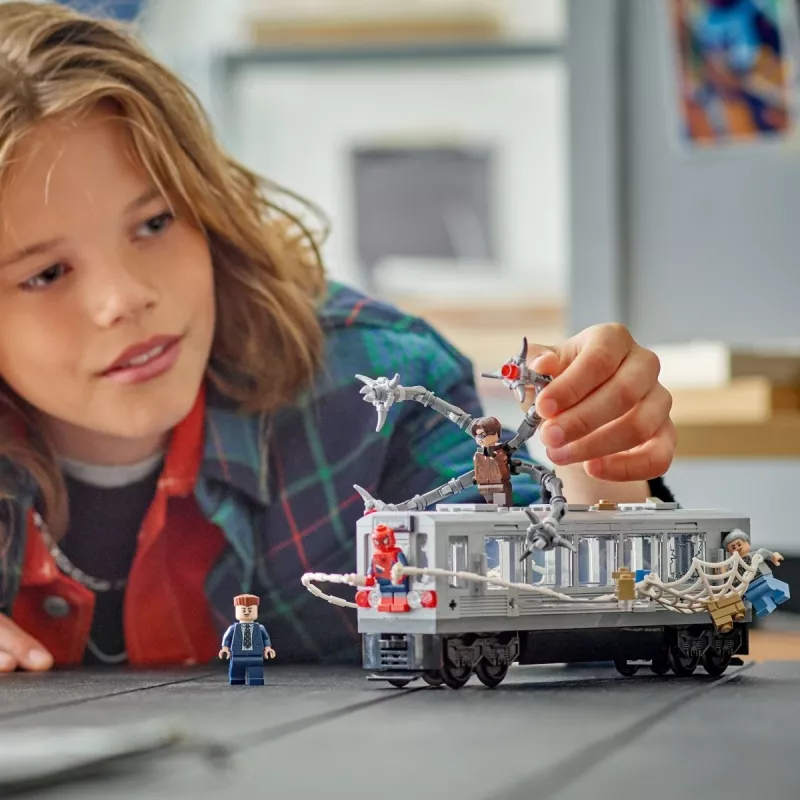Klocki konstrukcyjne LEGO Marvel Super Heroes 76321 Spider-Man Doc Ock Subway Showdown, 393 elementy, 4 minifigurki, wiek 9+