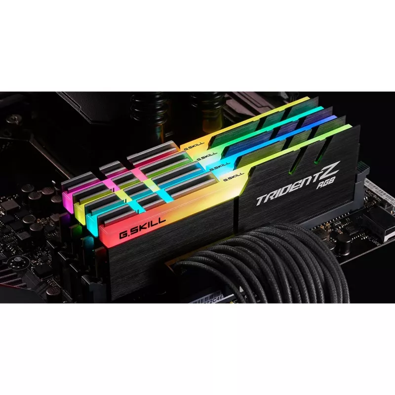 DIMM 32 GB DDR4-3600 (4x 8 GB) Quad-Kit, pamięć czarna, F4-3600C16Q-32GTZRC, Trident Z RGB, INTEL XMP