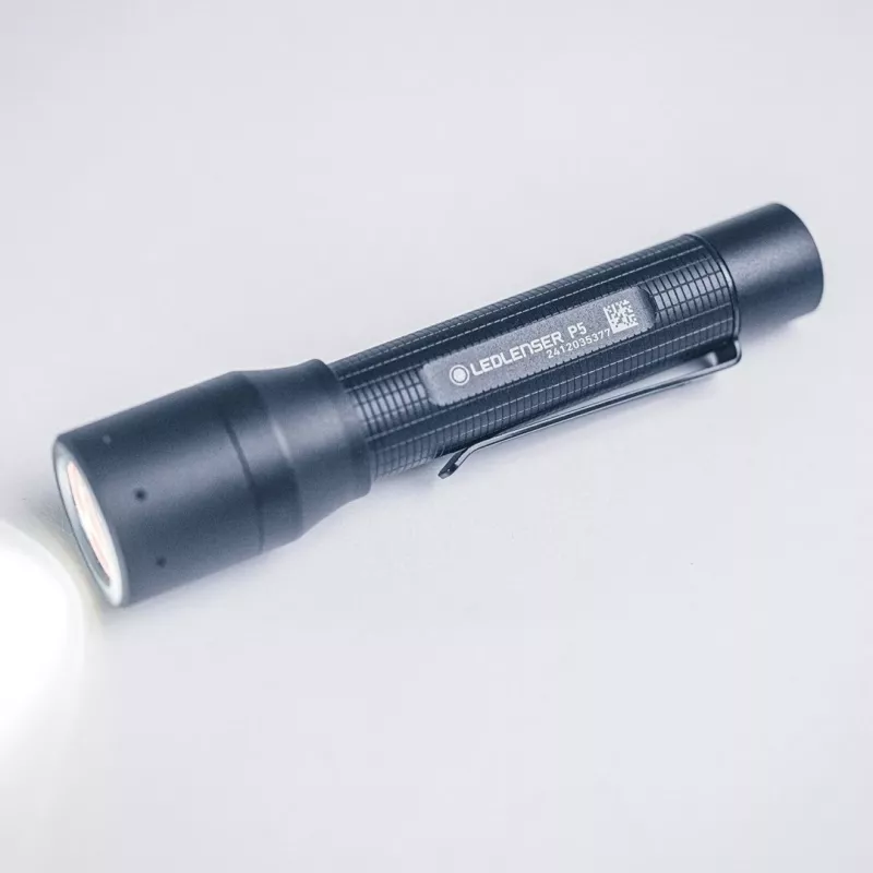 Latarka ręczna Ledlenser P5 Czarna, LED, 140 lm, bateria AA, IP54, aluminium, klips kieszonkowy