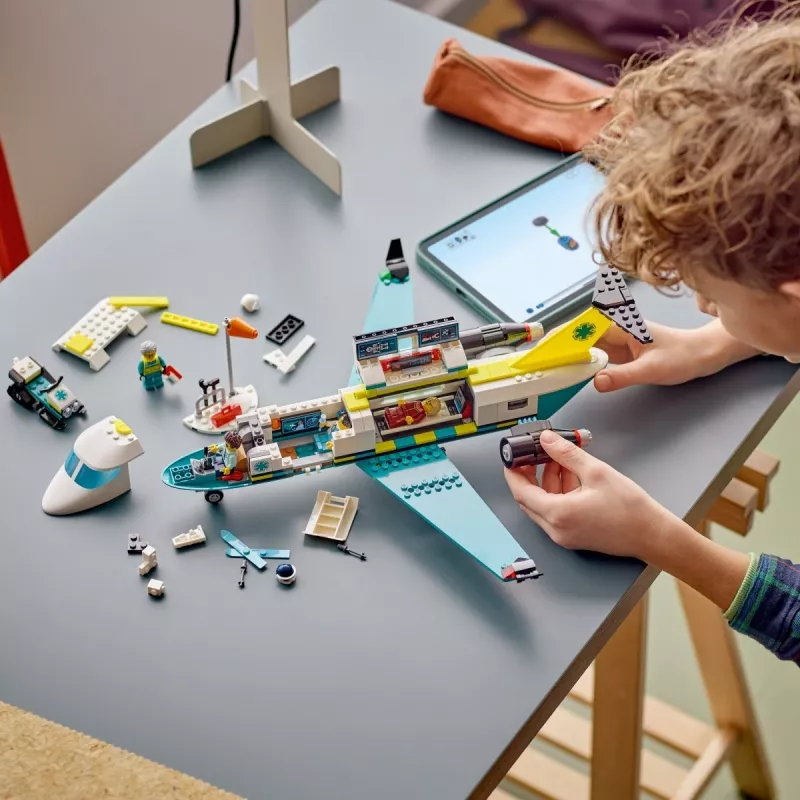 LEGO City Samolot Ratunkowy 60465 – mały zestaw konstrukcyjny samolotu ratunkowego, 403 elementy, 4 minifigurki, wiek 6+