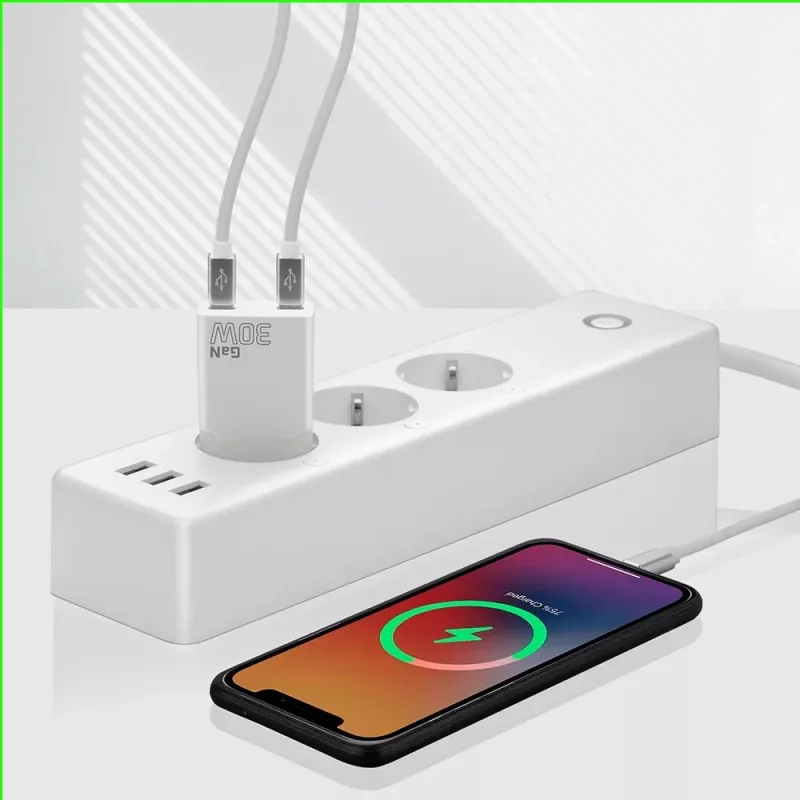 Zasilacz sieciowy everActive SC-385Q Super cienki QC 4 Fast Charging — Szybka ładowarka USB, kompaktowa konstrukcja
