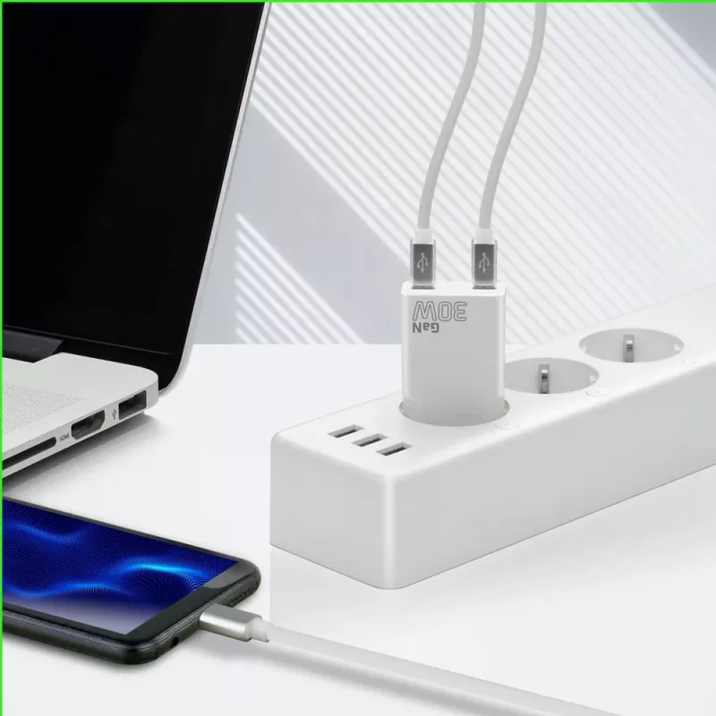 Zasilacz sieciowy everActive SC-385Q Super cienki QC 4 Fast Charging — Szybka ładowarka USB, kompaktowa konstrukcja