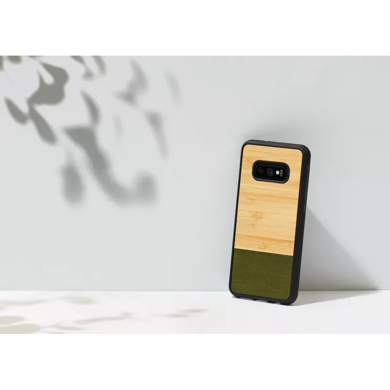 Etui na telefon man and wood SmartPhone do Galaxy S10e bamboo forest Czarny