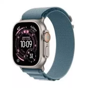 Smartwatch Apple Watch Ultra 3 49 mm z eleganckim jasnoniebieskim paskiem, z GPS i obsługą sieci komórkowej (MEWK4QC/A)