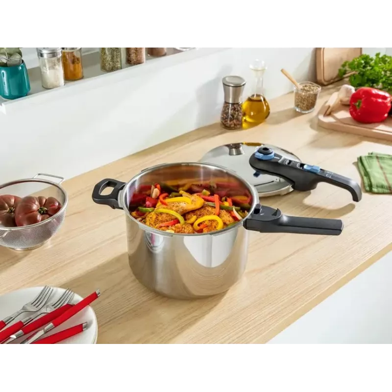 Szybkowar Tefal SECURE TRENDY 6L z koszyczkiem do gotowania na parze ze stali nierdzewnej, kompatybilny z indukcją