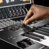 Kontroler klawiaturowy MIDI M-Audio Oxygen Pro 49 — 49 klawiszy, 16 padów, 9 suwaków, wyświetlacz OLED, USB, wyjście MIDI