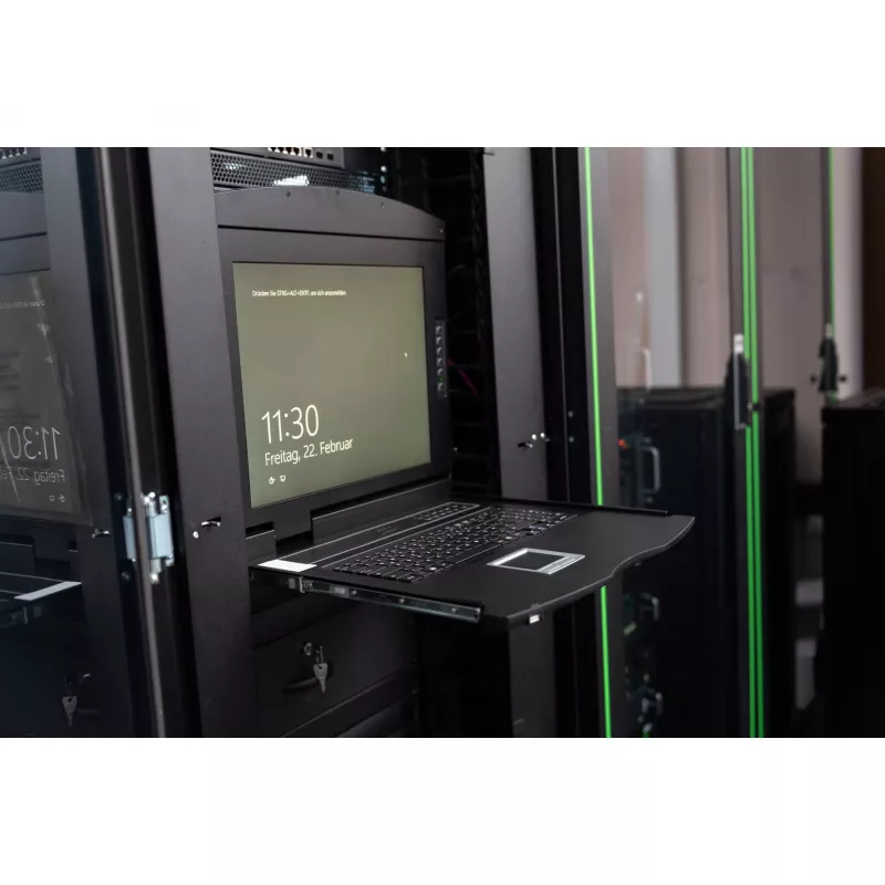 Konsola KVM Digitus 19-calowa HD LCD 16-portowa VGA z niemiecką klawiaturą