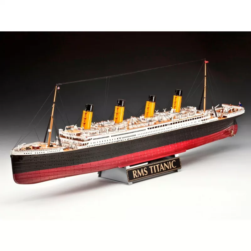 Rv05715 - Revell -1:400 - Zestaw Prezentowy - 100 Lat Titanica (edycja specjalna)