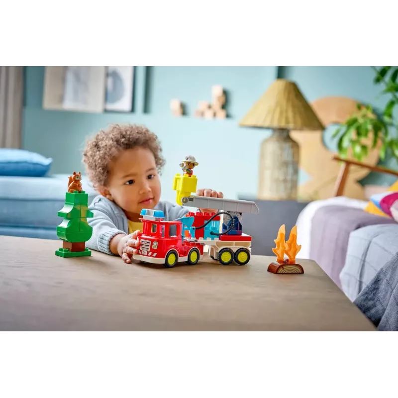 LEGO DUPLO 10473 Wóz strażacki z wężem i strażakiem