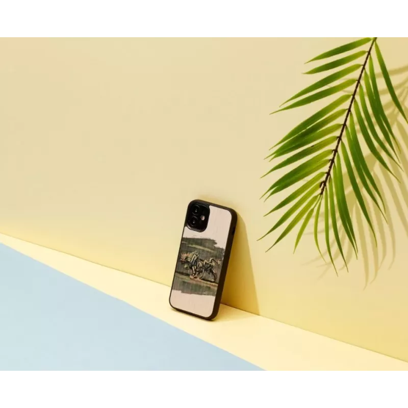 Etui na telefon Man and Wood do iPhone 12 mini — wzór biały byk
