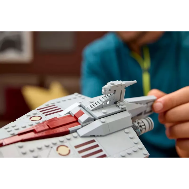 LEGO Star Wars Acclamator-class Assault Ship zestaw 75404 — zestaw konstrukcyjny, 450 elementów, model ekspozycyjny 130×150×230 mm
