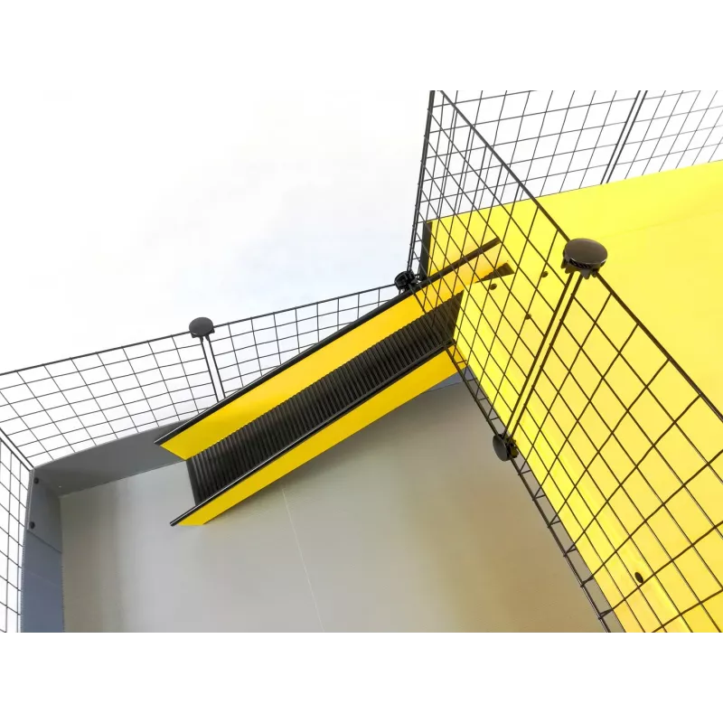 Modułowa klatka C&C jednopoziomowa 4x2 + poddasze 2x1 + czarna rampa