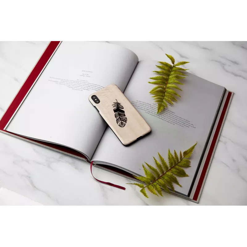 Etui na smartfona man and wood do iPhone XS Max Indian Czarny