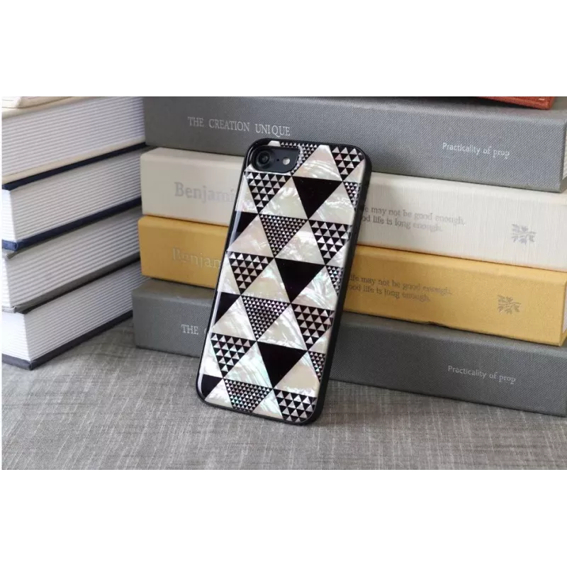 Etui ochronne iKins do Apple iPhone 8/7 — wzór piramidy, czarny