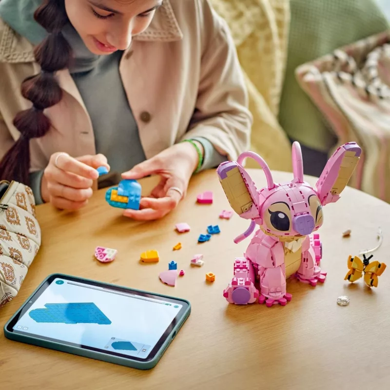LEGO Disney kolekcjonerska mini konstrukcja Andzia Angel 43257 — 784 elementy, 250 mm wysokości, dla dzieci od 9 lat