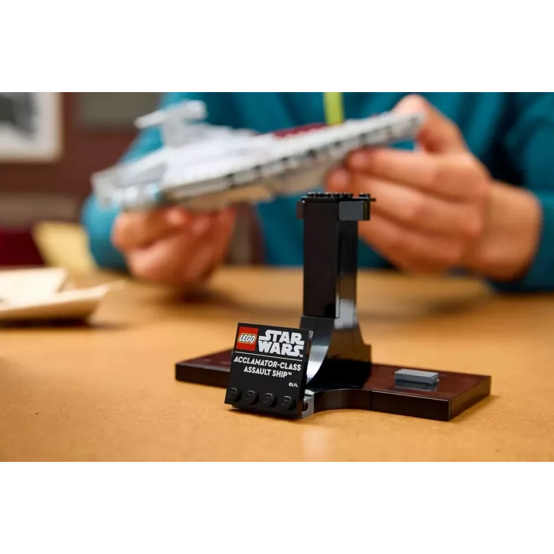 LEGO Star Wars Acclamator-class Assault Ship zestaw 75404 — zestaw konstrukcyjny, 450 elementów, model ekspozycyjny 130×150×230 mm