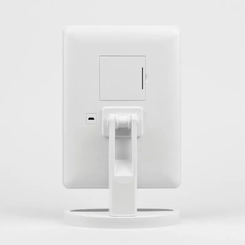 Lustro stojące do makijażu Girmi BE04 — prostokątne, powiększenie 1x, białe LED, USB/4×AA, obrót 180°