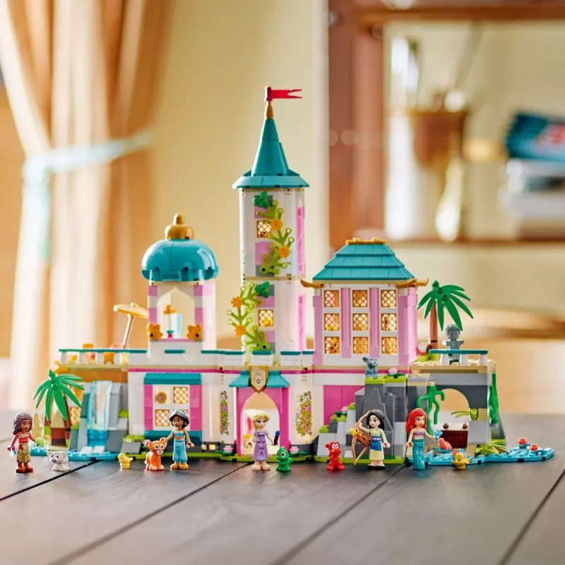 LEGO Disney Princess Castle and Royal Pets building set 43267 — 787 elementów, 5 minifigurek, wiek 6+, 320×460×100 mm