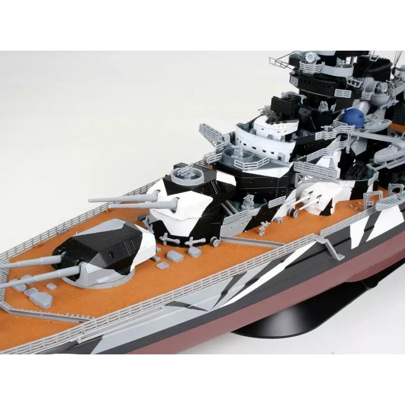 Plastikowy model statku REVELL Tirpitz w skali 1:350