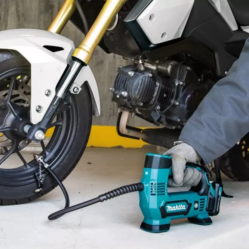 Makita MP100DZ kompresor powietrza na baterię