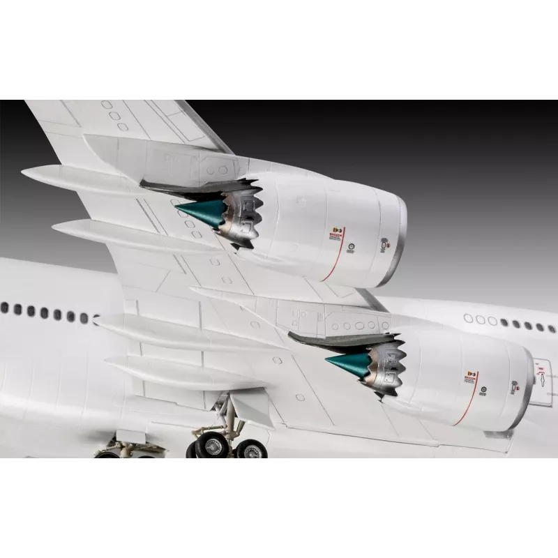 Model samolotu Revell Boeing 747-8 Lufthansa New Livery