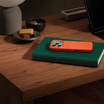 Etui Apple Beats iPhone 17 Pro Wytrzymałe MagSafe Camera Control Pomarańczowe
