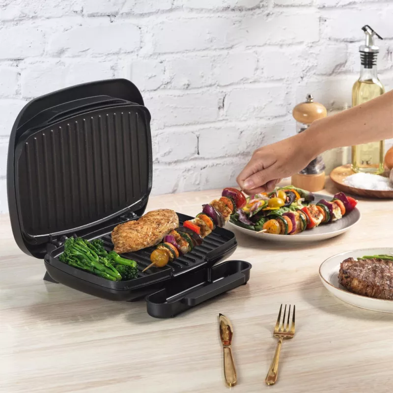 Grill elektryczny Petra PT4366MBLKVDE czarny z nieprzywierającą powierzchnią i regulacją temperatury