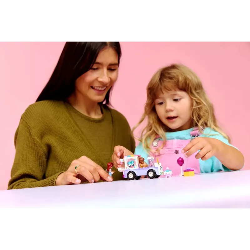 LEGO FRIENDS 42675 Samochód dostawczy z jednorożcem i tortem