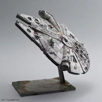 REVELL Millennium Falcon model kit 1:144 scale — plastikowy model statku kosmicznego do sklejania