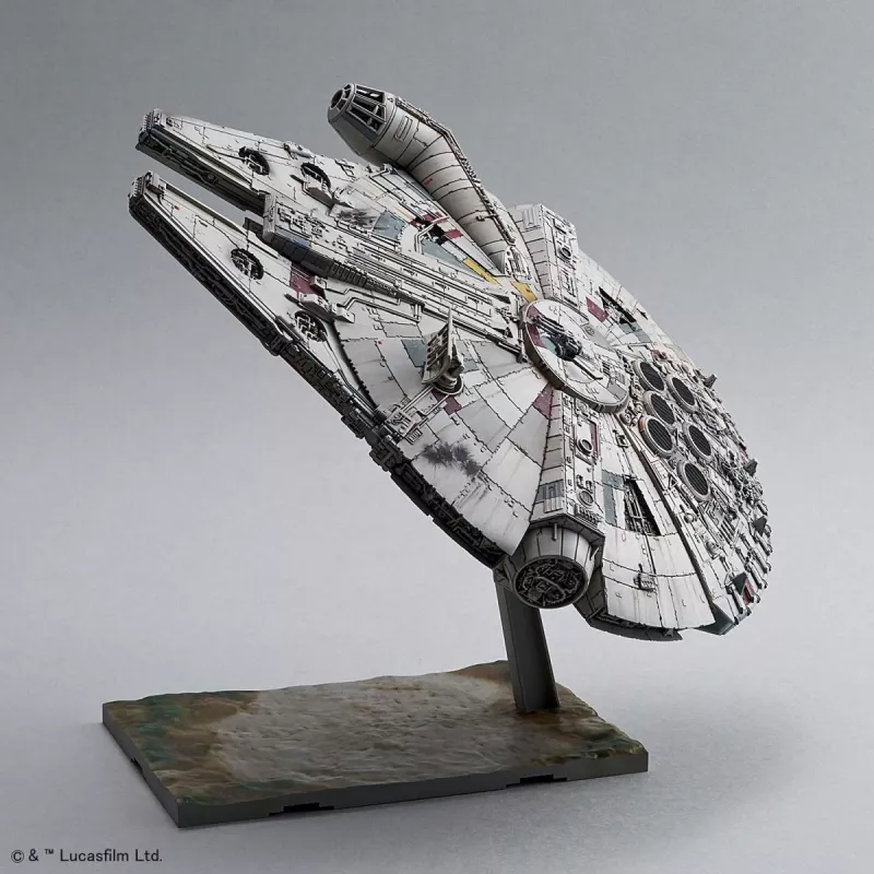 REVELL Millennium Falcon model kit 1:144 scale — plastikowy model statku kosmicznego do sklejania