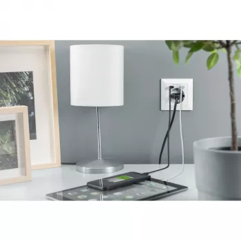 DIGITUS DA-70615 - Steckdosenauslass - 2P+E - Typ F, USB, USB Type C - mit Verschluss - 1 Steckdose, 2 USB-Anschlüsse - 2.8 A - weiß, RAL 9003