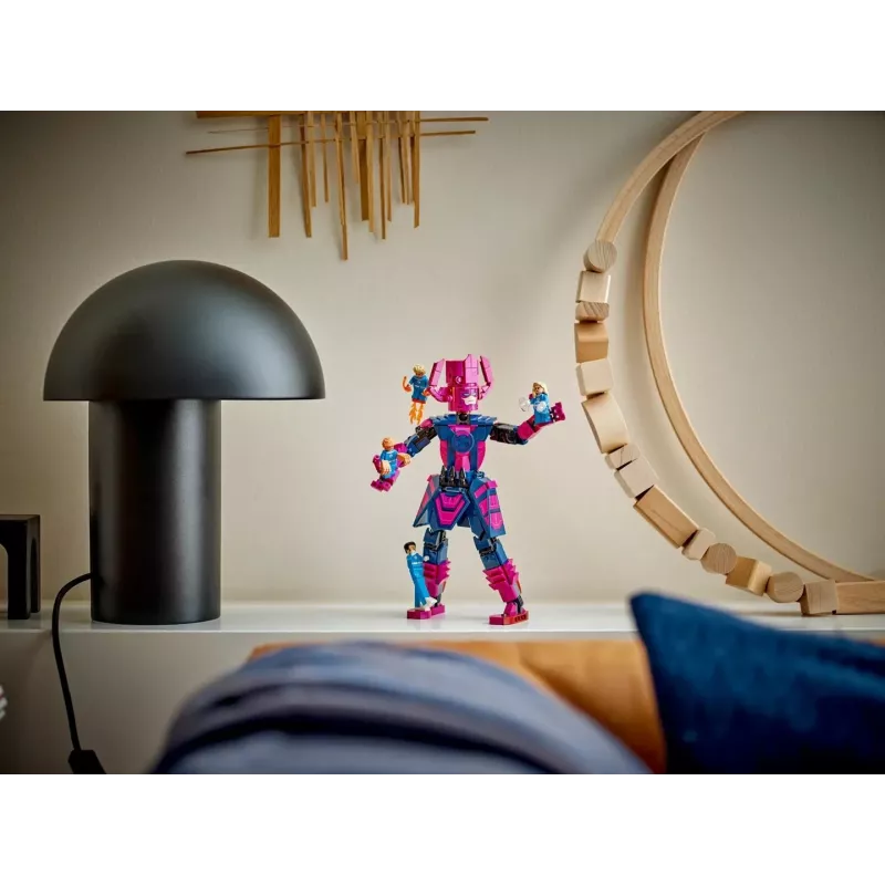 LEGO zestaw konstrukcyjny Marvel Super Heroes 76316 — Fantastyczna Czwórka: Minifigurka Galactus, 427 elementów, 4 minifigurki, wiek 9+