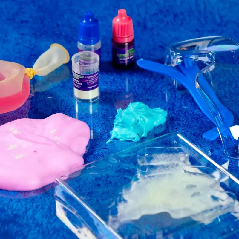 Zestaw naukowy Liscianigiochi Crazy Science Slime w ciemności 304-PL89239 — zestaw do eksperymentów ze świecącym w ciemności slime'em