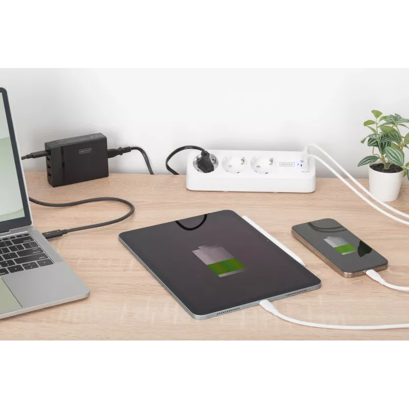 Listwa zasilająca DIGITUS 3-drożna z 2×USB-A i 1×USB-C, 3 gniazda AC typu E/F, kabel 1,5 m, biała