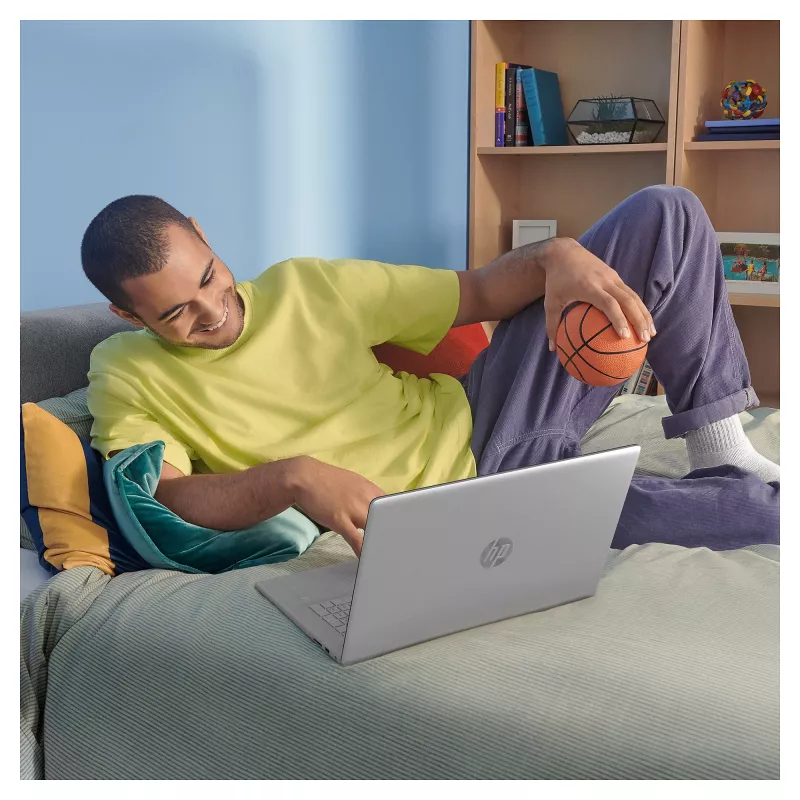 HP 17-cn3659ng A2TZ2EA#ABD Notebook 43,9 cm (17,3) 1920x1080 - Intel Core i5 1334U - 512GB SSD - bez GPU - HDMI/USB-C - bez systemu operacyjnego - Srebrny (A2TZ2EA#ABD)
