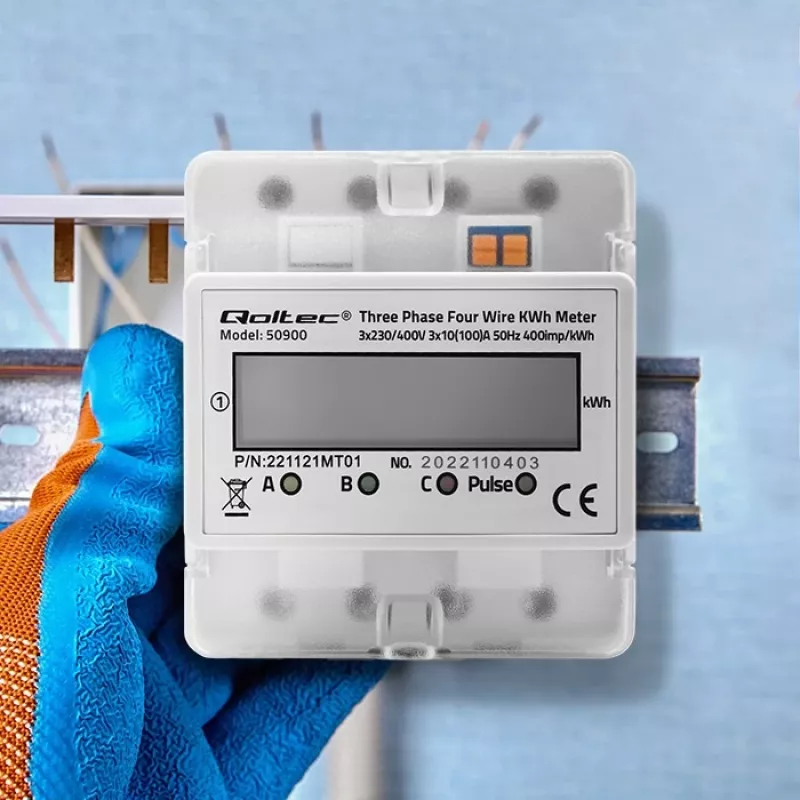 Trójfazowy elektroniczny licznik energii QOLTEC 50900 400V LCD 4P