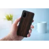 etui na smartfona Man and Wood Galaxy S20 ebony Czarny — etui ochronne na Samsung Galaxy S20
