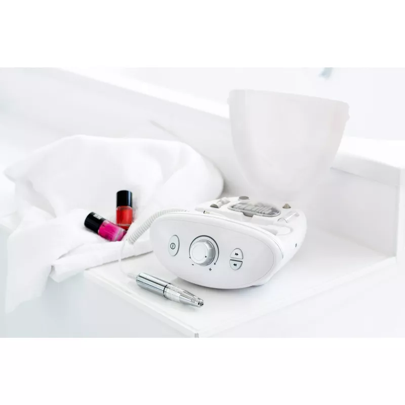 Zestaw do manicure i pedicure Beurer MP 100 do pielęgnacji paznokci — elektryczne urządzenie do manicure/pedicure, białe