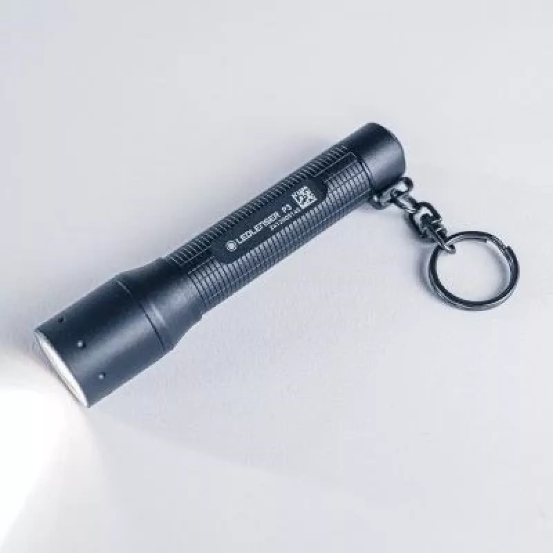 Lampa błyskowa na brelok Ledlenser P3 Czarny — kompaktowa aluminiowa latarka LED, AAA, do 130 lm, IP54, 3 poziomy mocy